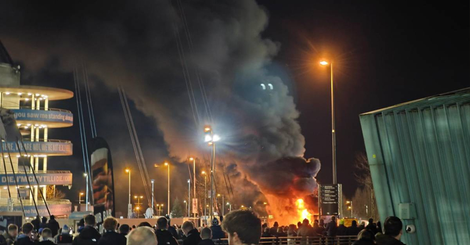 Se reportan incendio fuera del estadio donde se juega partido de la Champions League