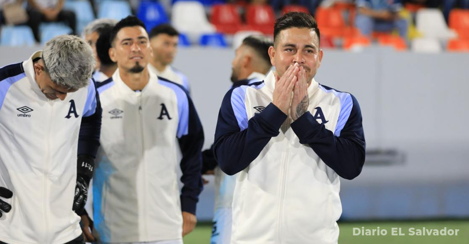 Momentazo: así fue despedido Rodolfo Zelaya en su retiro oficial del fútbol