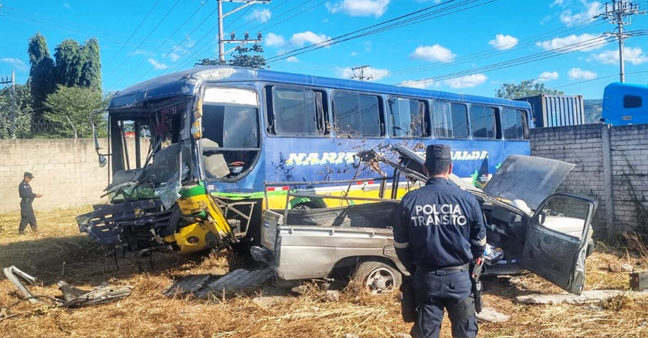 Un fallecido y dos lesionados es el saldo que dejó grave accidente en La Libertad