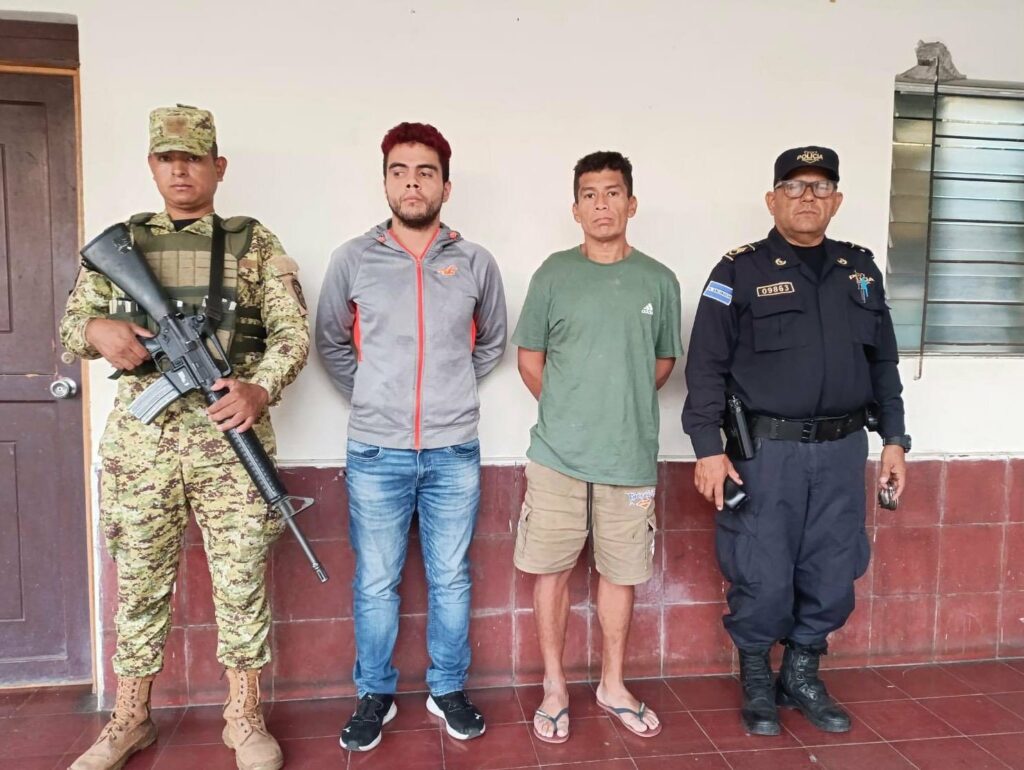 Captura en San Vicente a sujetos que hurtaron un celular del interior de un vehículo