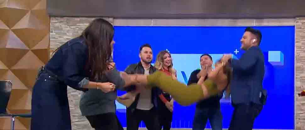 Presentadora de televisión le celebran su cumpleaños con una malteada