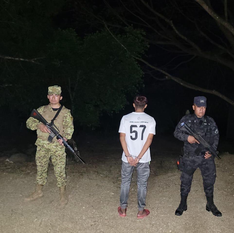 Detienen a menor que hirió en el cuello a una persona para robarle el celular en Morazán