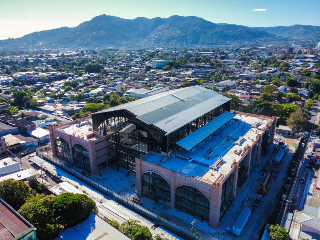 Así avanza la construcción del nuevo mercado San Miguelito en San Salvador Centro