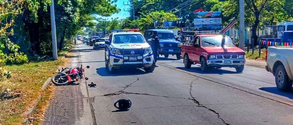 Motociclista muere en accidente tras intentar sobrepasar por carril auxiliar
