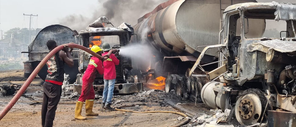 NIGERIA: asciende a 86 los fallecidos por explosión de camión con combustible