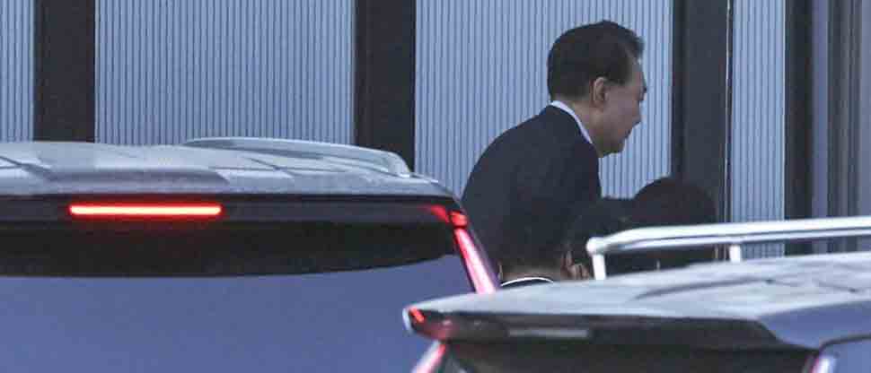 Arrestan a presidente de Corea del Sur por declarar la ley marcial