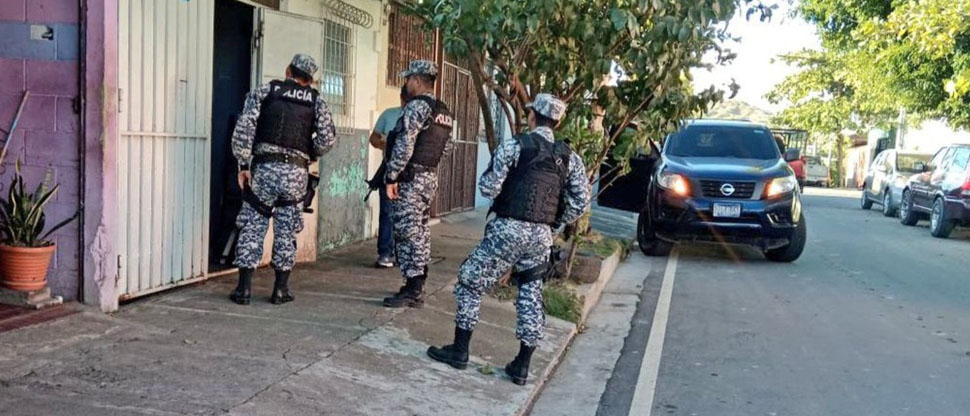 PNC despliega elementos en Santa Ana Norte para llevar seguridad a las familias