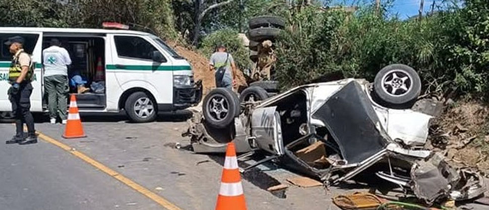 Dos personas lesionadas de gravedad deja aparatoso accidente en La Libertad