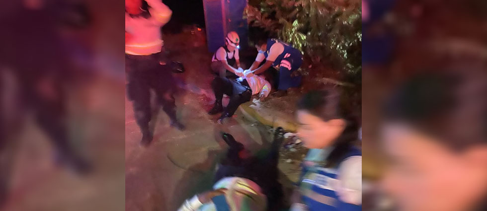 Arrollan a tres gestores del VMT en Los Chorros