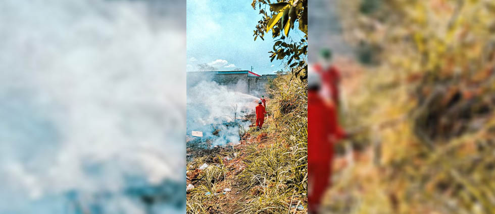 Sofocan incendio en predio que amenazaba con expandirse a viviendas en Aguilares