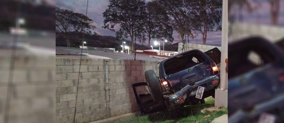 Dos lesionados deja accidente provocado por conductor que se dio a la fuga en Santa Ana