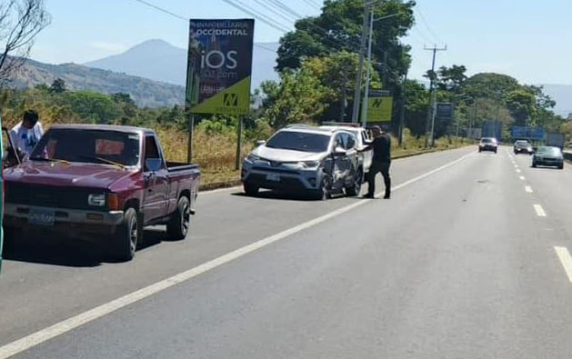Cinco lesionados deja accidente en carretera Panamericana