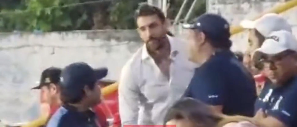 Captan fuerte discusión entre el DT de La Selecta y el vicepresidente de Alianza