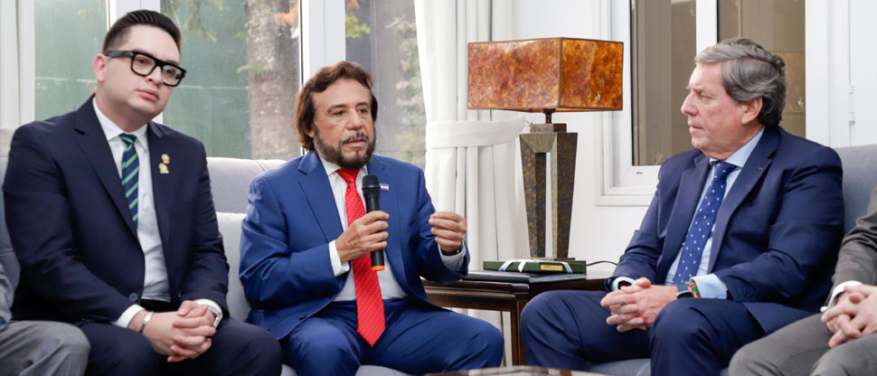Vicepresidente Félix Ulloa se reúne con la mesa directiva del EuroLat 