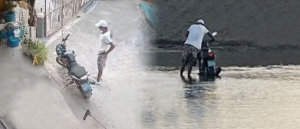 Sujeto hurta motocicleta y queda atascado en río Goascorán
