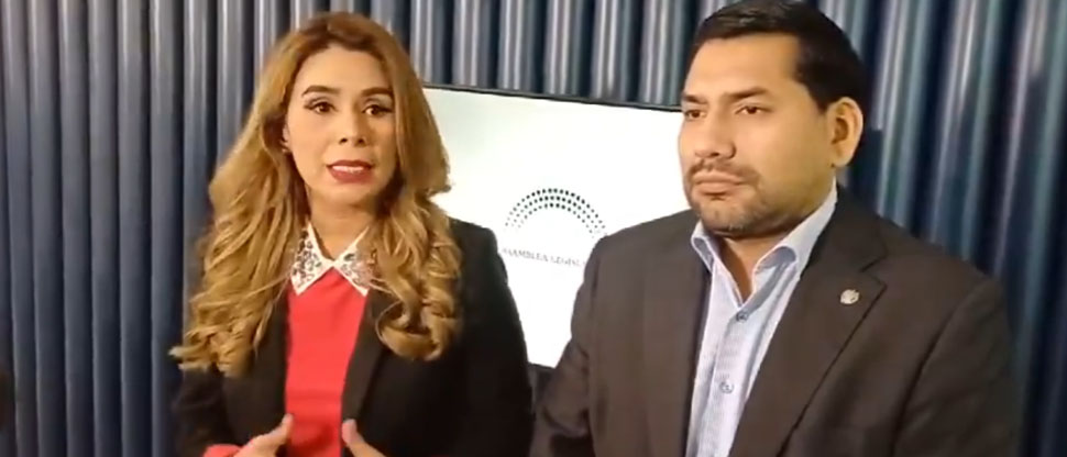 Tras ser citada por tribunal arenero Marcela Villatoro dice que solventará diferencias con Carlos García  