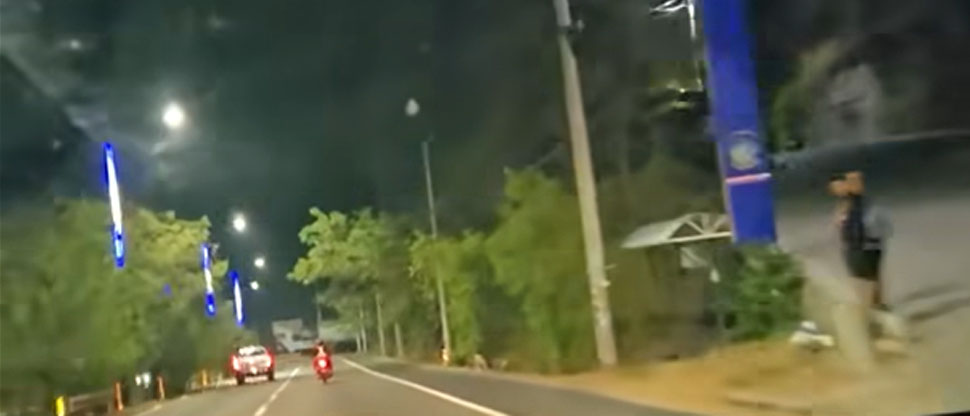 Automovilista dice haber visto a una mujer de blanco y sin rostro en carretera a Comalapa