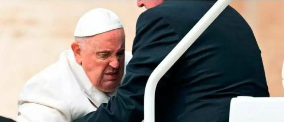 Papa Francisco ha experimentado una «leve mejoría» 