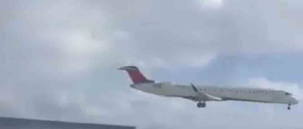 CANADÁ: así fue como se estrelló y volcó el avión en el aeropuerto internacional de Toronto