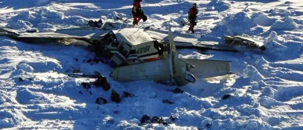 Encuentran los restos del avión desaparecido en Alaska: Sus 10 ocupantes murieron
