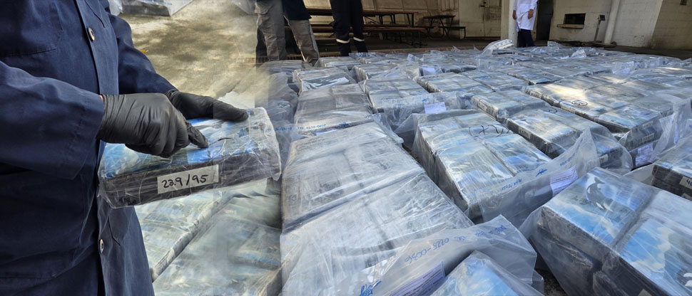 Fiscalía coordina destrucción de droga incautada a ecuatorianos en costas salvadoreñas
