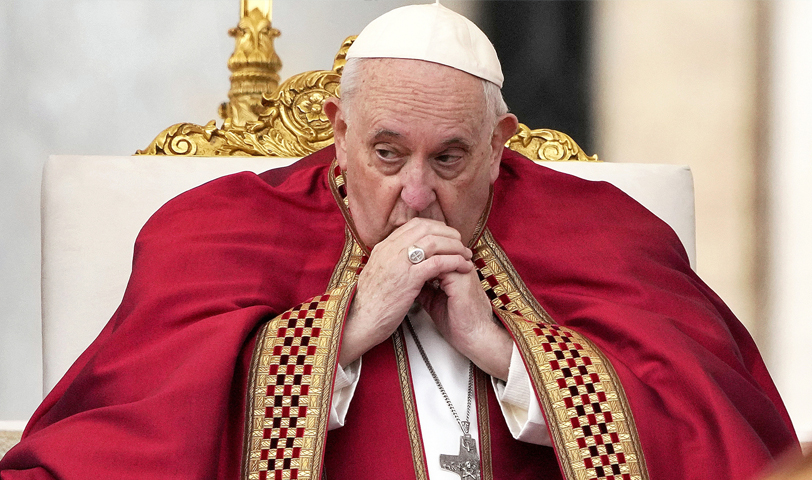 El Vaticano: el papa sigue en estado crítico y presenta una insuficiencia renal leve