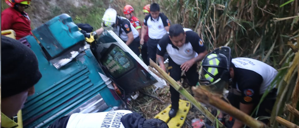 GUATEMALA: Investigación preliminar señala que asaltaban el bus antes de caer al barranco