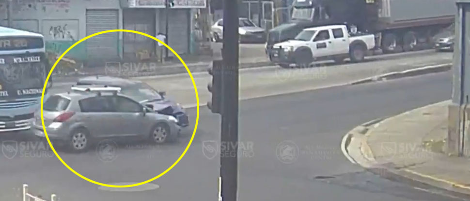 Cámaras registran otro accidente sobre la Juan pablo Segundo