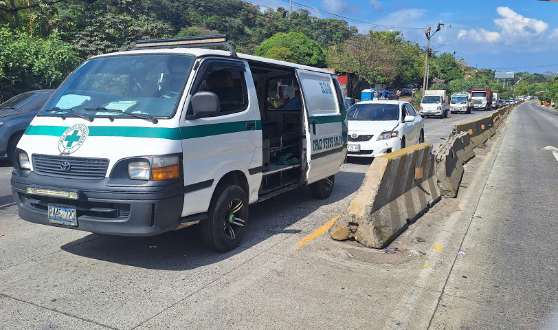 Motociclista resulta gravemente lesionado tras accidentarse en carretera Panamericana