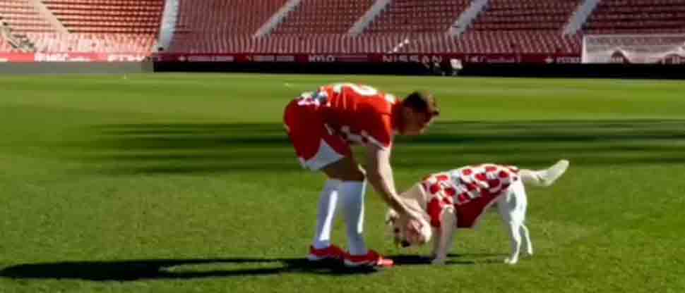 Nuevo fichaje del Girona llega con su mascota para que sea presentado