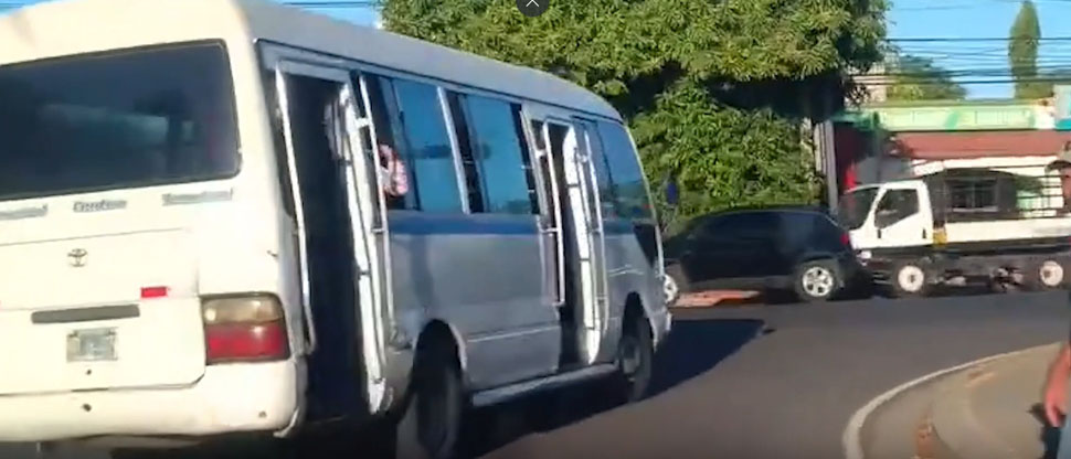 Microbusero vinculado en accidente en el que murió una persona enfrenta a la justicia
