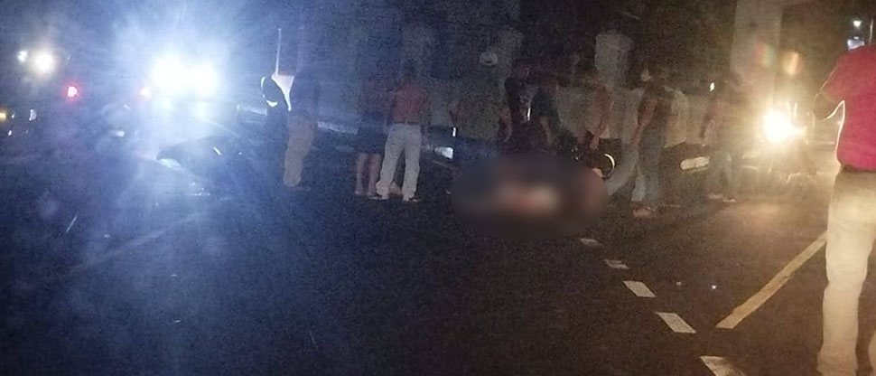 Pareja que viajaba en motocicleta es arrollada por un vehículo en Sonsonate