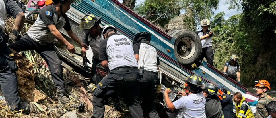 Madre sostuvo el brazo de su hijo hasta que la muerte se la llevó en accidente de Guatemala