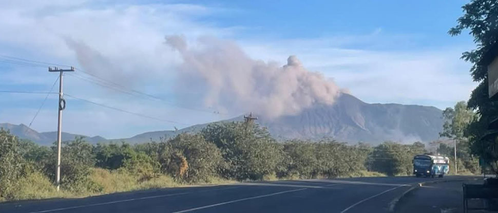 Nicaragua en alerta por actividad de volcán Telica