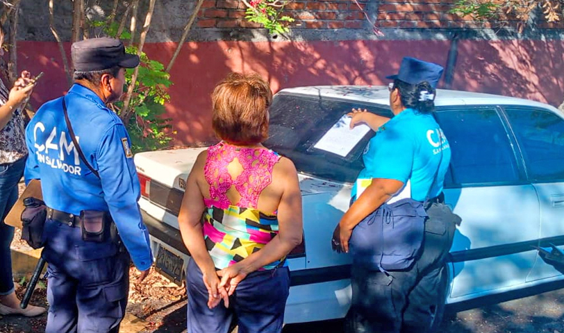Notifican a dueños de vehículos abandonados que los retiren y liberen espacios públicos