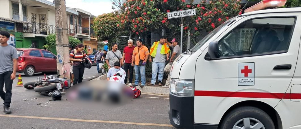 Motociclista termina en el hospital tras accidentarse en Sonsonate