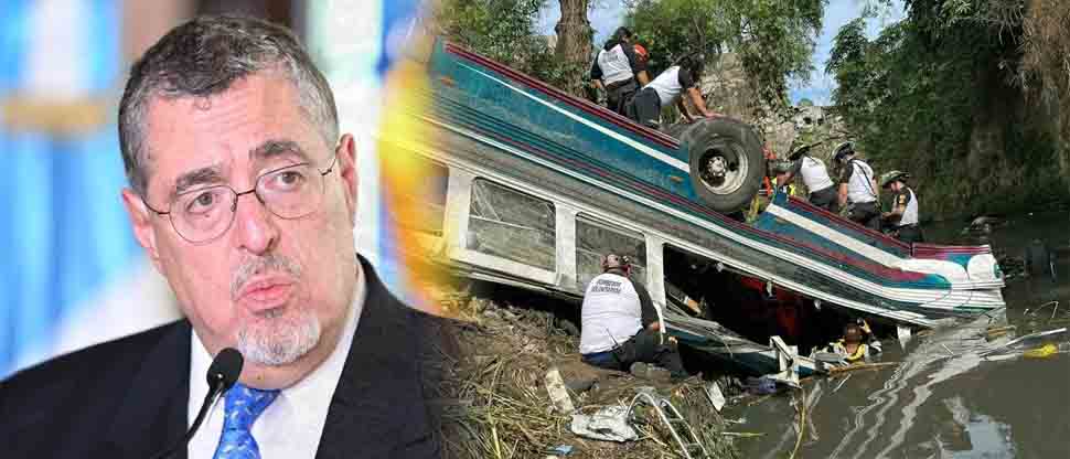 Critican a presidente de Guatemala por falta de apoyo tras trágico choque de autobús