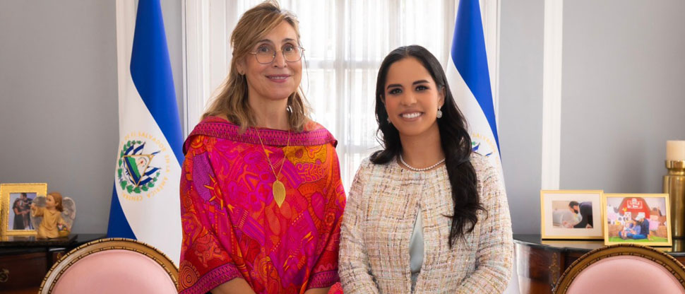 Gabriela de Bukele se reúne con presidenta del Consejo Empresarial Alianza por Iberoamérica