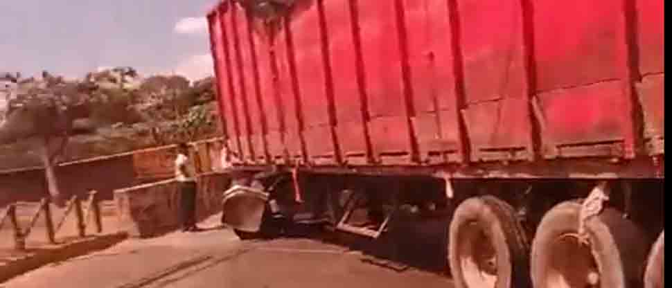 Reportan rastra atascada en el bulevar Venezuela este sábado