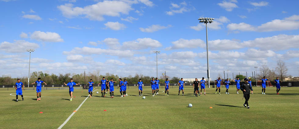 Hoy por la tarde hace su debut La Selecta del ‘Bolillo’ Gómez