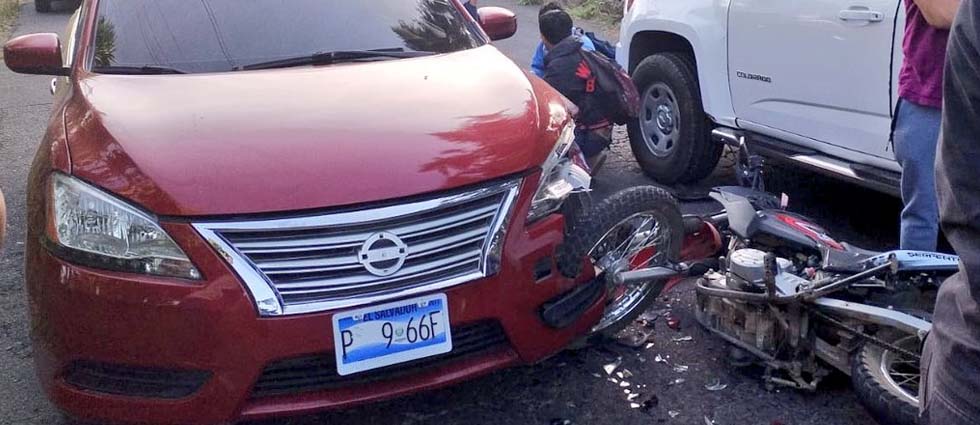 Fuerte accidente deja al menos a un lesionado en La Libertad