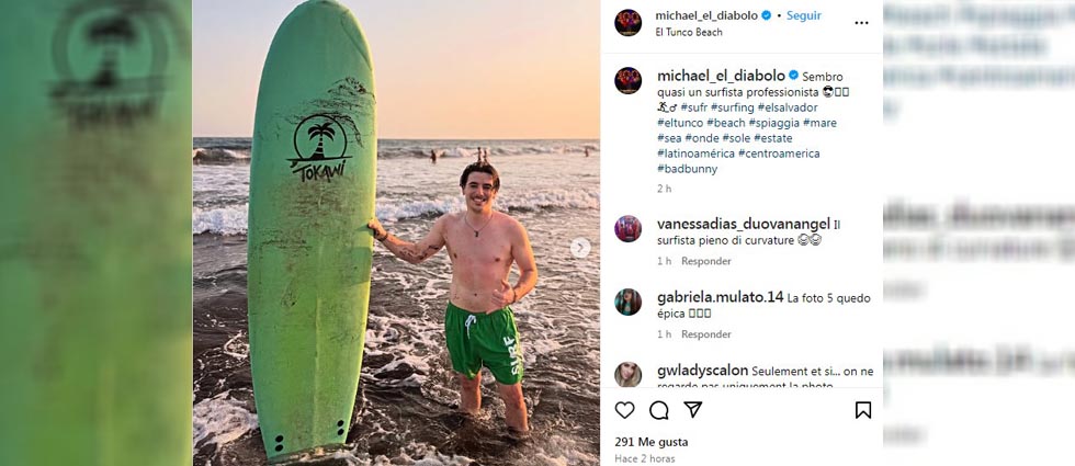Artista del Circo Tihany disfruta surfeando en El Tunco