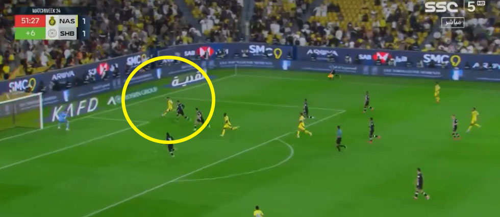 Casi sin ángulo, el GOAT mete un golazo y ya van ¡926!