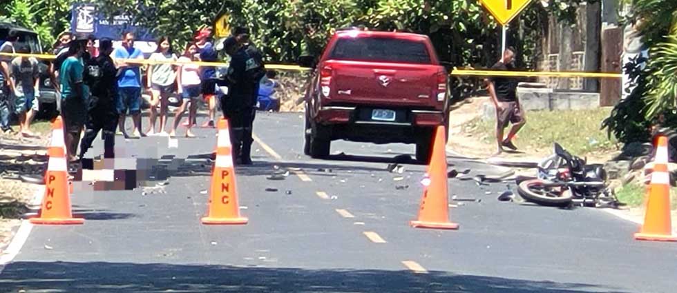 Al menos un fallecido deja grave siniestro vial en La Paz
