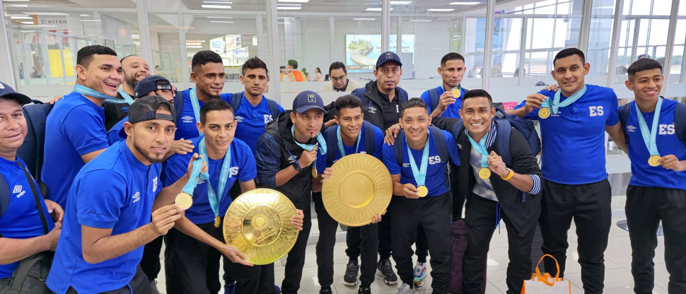 Llegan al país los mundialistas de fútbol playa y campeones de Concacaf