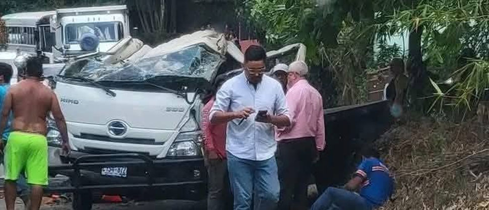 Cámara capta a 2 guatemaltecos en una moto antes de fallecer en fuerte choque en Ataco