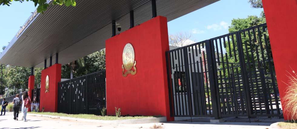 UES reiniciará clases presenciales este martes