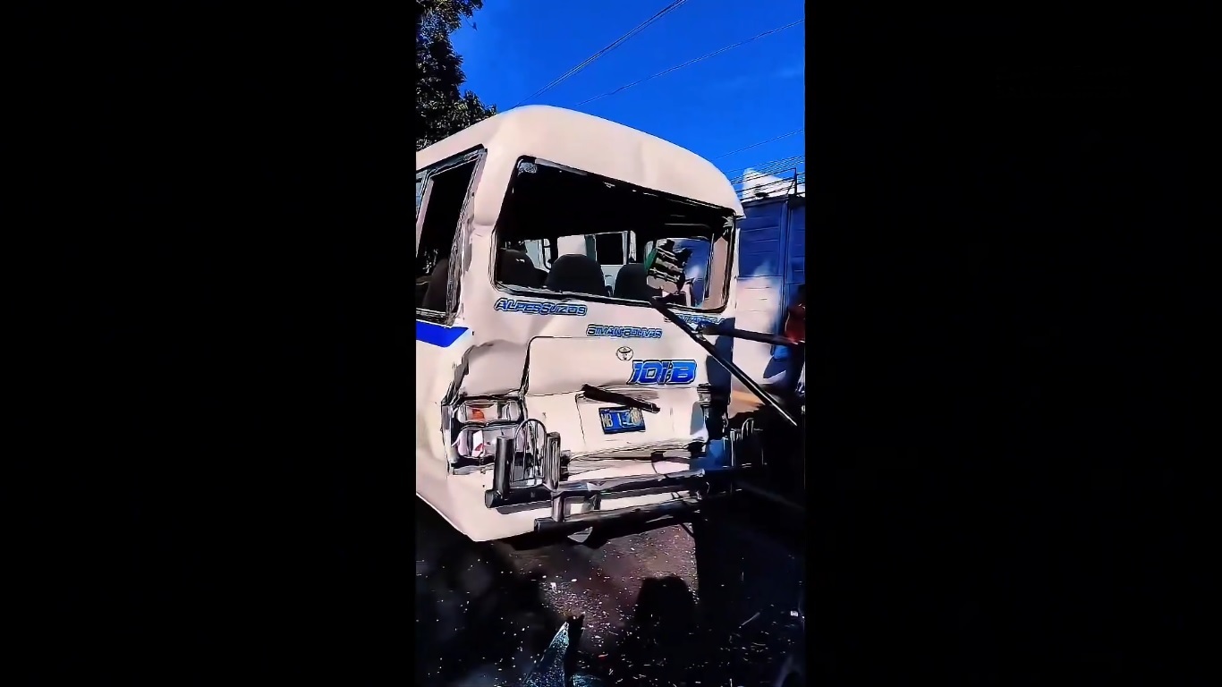 Accidente de tránsito deja tres lesionados en la Araujo