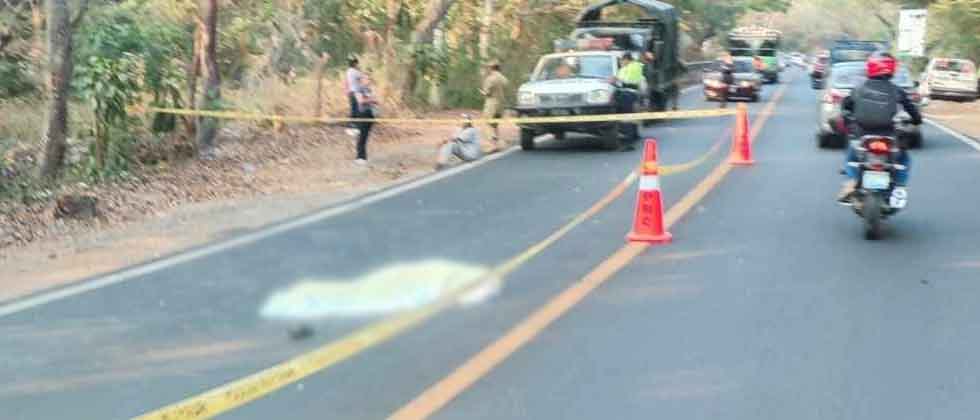 Mujer pierde la vida tras ser atropellada en Ahuachapán