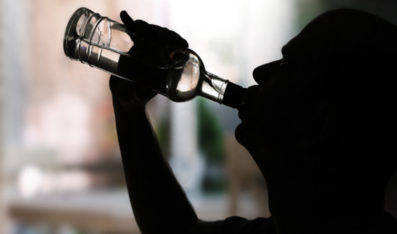 Bebedor consuetudinario deberá asistir a Alcohólicos Anónimos tras ultrajar a su esposa